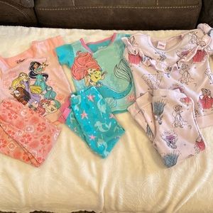 Set of two PJs short sleeve and a long sleeve princess Sweatshirt and sweatpants